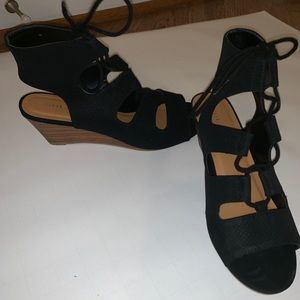 Size 7 Black Short Wedges